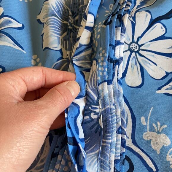 Jones Wear Blue Floral Chiffon Blouse, Size 14 - Picture 9 of 10